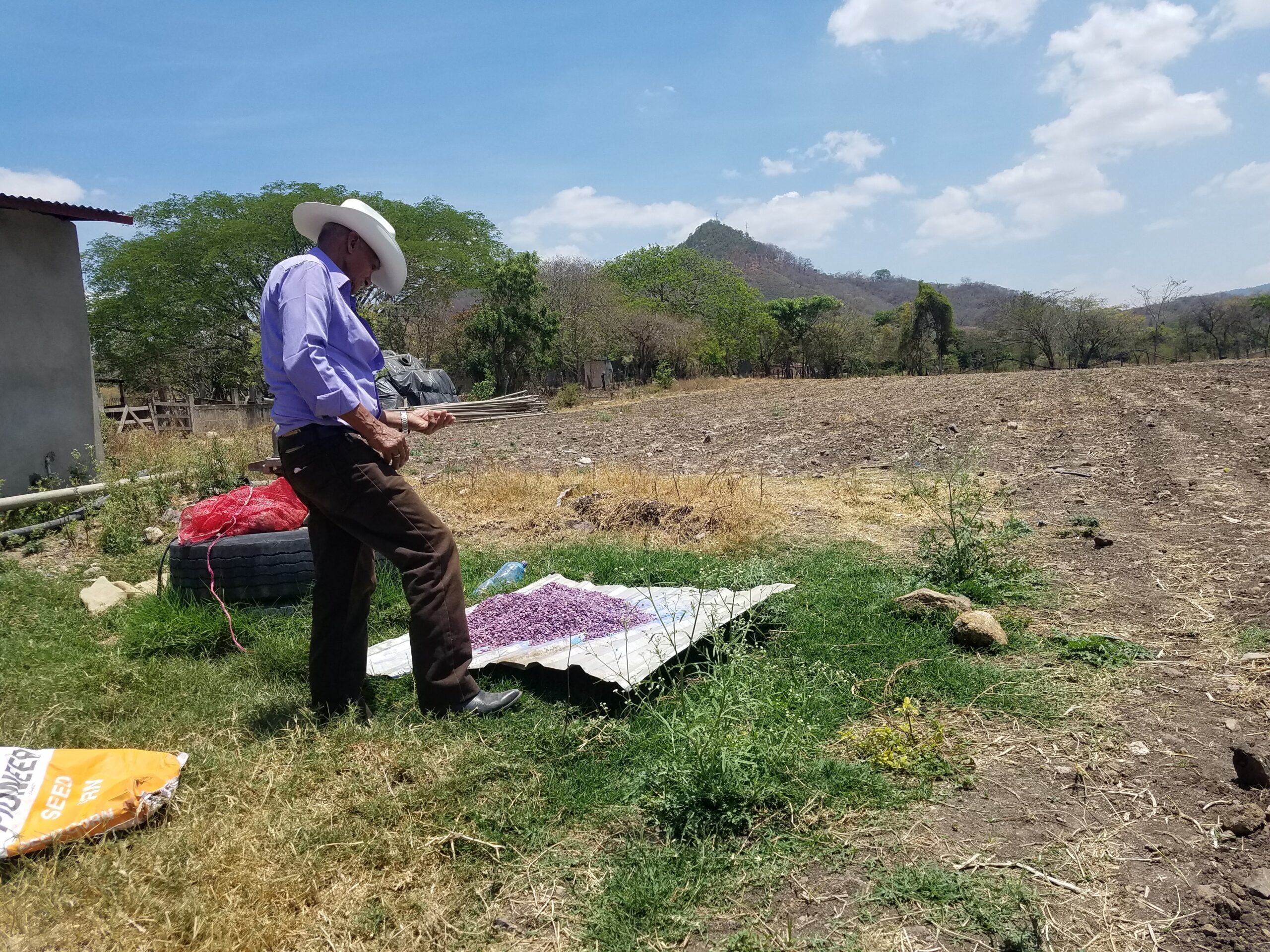 Migración masiva deja sin “herederos” y sin mano de obra a productores del país